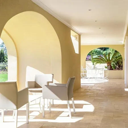 Domaine Des Cistes Holiday home